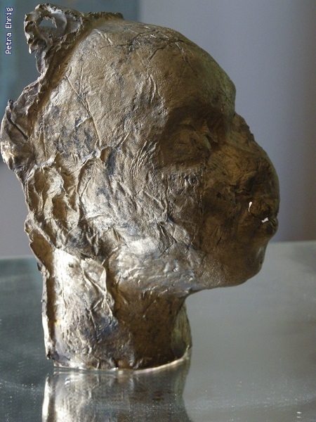 http://www.petra-ehrig.de/pixlie/cache/vs_Skulptur%202019_Unschuld%202019%20Bronze%2013x11x10cm.jpg